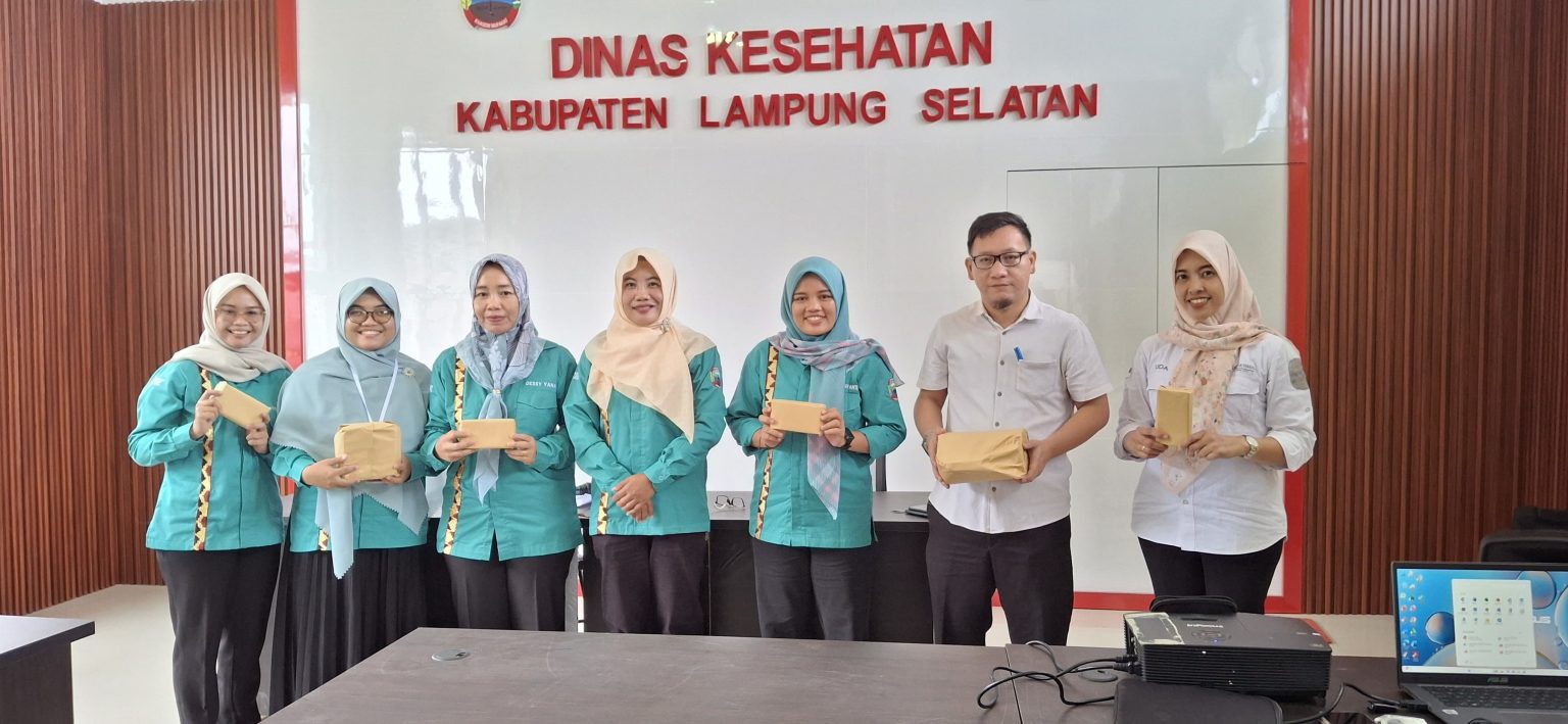 Prestasi Gemilang : Asih Trianti Dana Mustika Raih Penghargaan Sebagai Pengelola SIP Terbaik Lampung Selatan